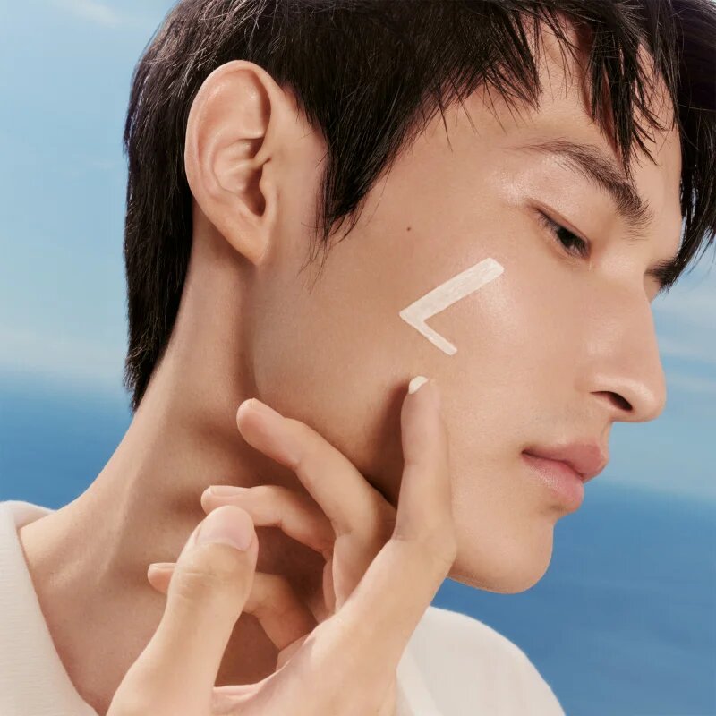 Lancaster Sun Perfect Air 50 Pore & Imperfections ultra lehký ochranný fluid pro mastnou a problematickou pleť SPF 50 40 ml