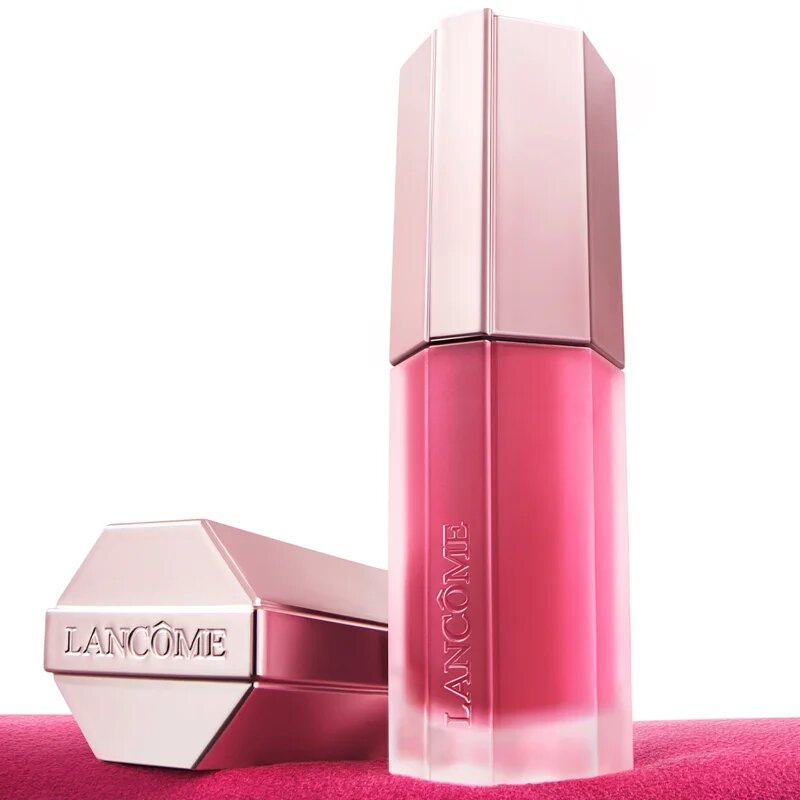 Lancôme Lip Idôle CuddleBlur™ Matte Velvet Lip Cream vyplňující balzám na rty s matným efektem odstín 23 Cozy Berry 8.5 ml