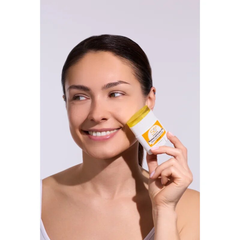 Lirene Vitamin Stick For Face&Body lokální péče proti slunečnímu záření na obličej a tělo SPF 50 15 g