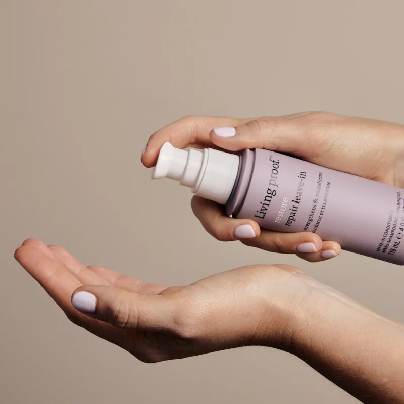 Living Proof Restore Repair Leave-in regenerační bezoplachový kondicionér pro velmi poškozené vlasy s roztřepenými konečky 118 ml