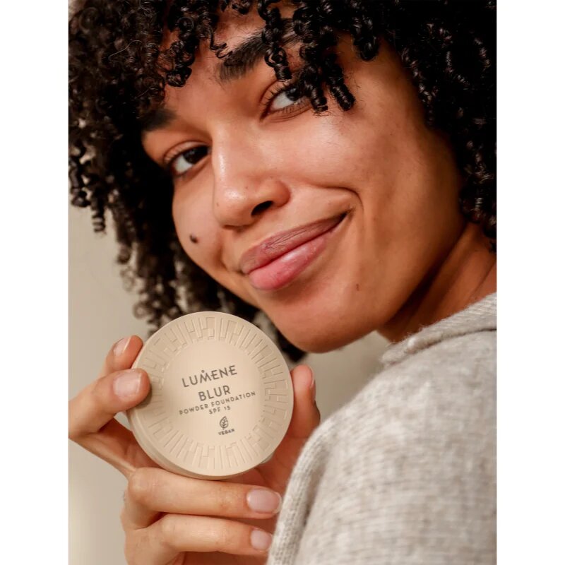 Lumene Blur kompaktní pudr a make-up 2 v 1 SPF 15 odstín No. 0 10 g