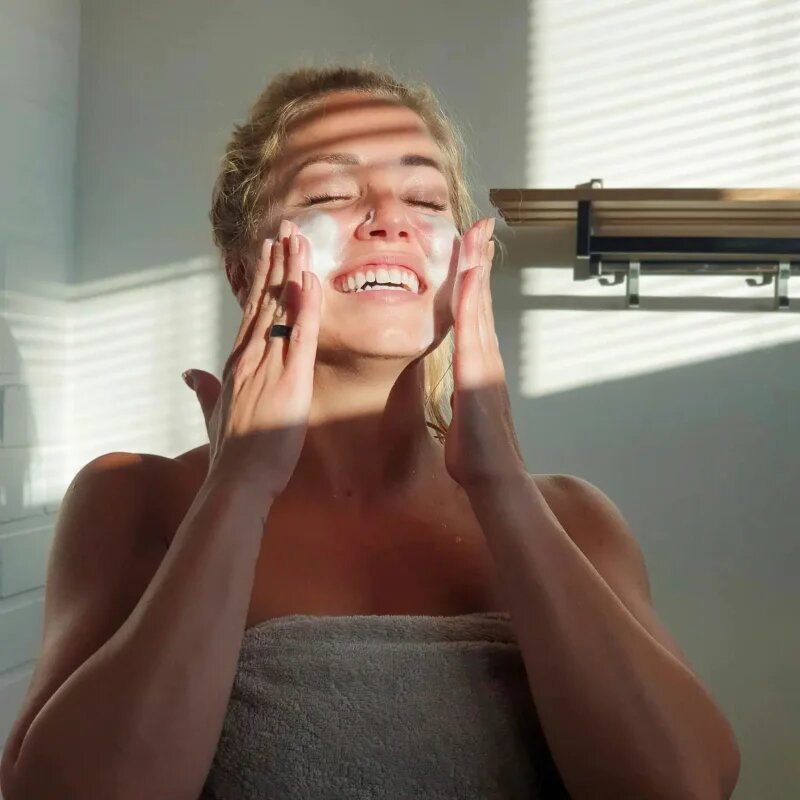 Lumene Deeply Purifying [PUHDAS] čisticí a odličovací pěna pro mastnou a smíšenou pleť 150 ml