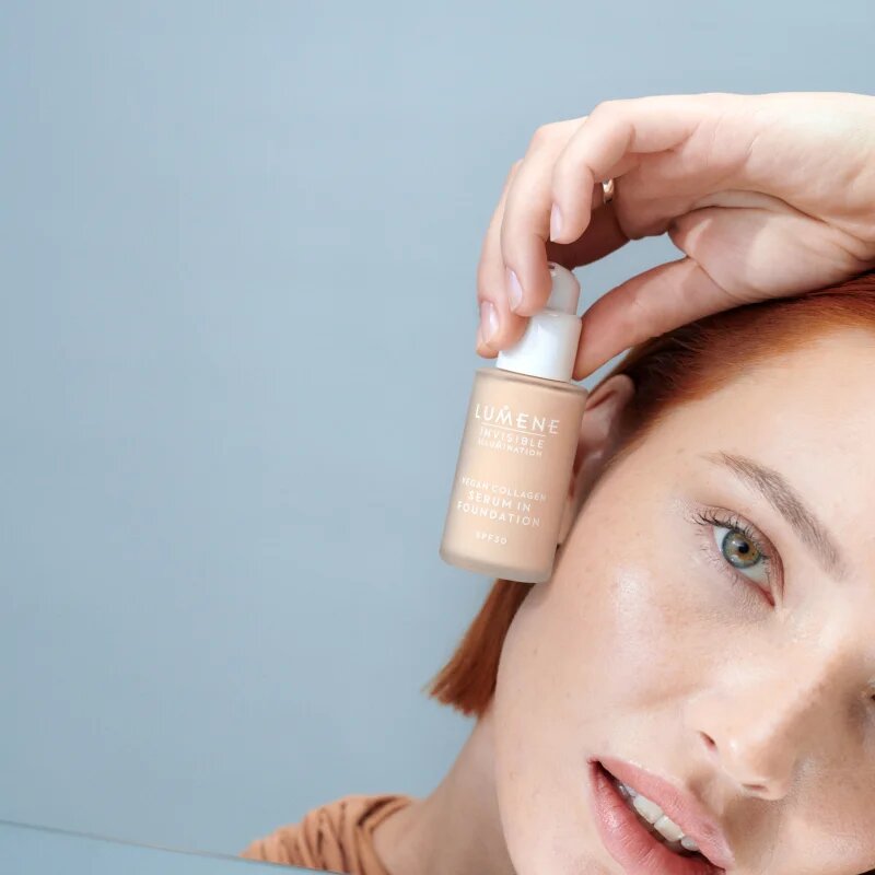 Lumene Invisible Illumination Vegan Collagen Serum in Foundation lehký make-up s vyživujícím účinkem SPF 30 1.5 30 ml