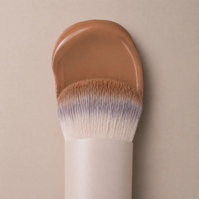Luvia Cosmetics Nude Aura Blurring Buffer kabuki štětec na make-up 115 1 ks