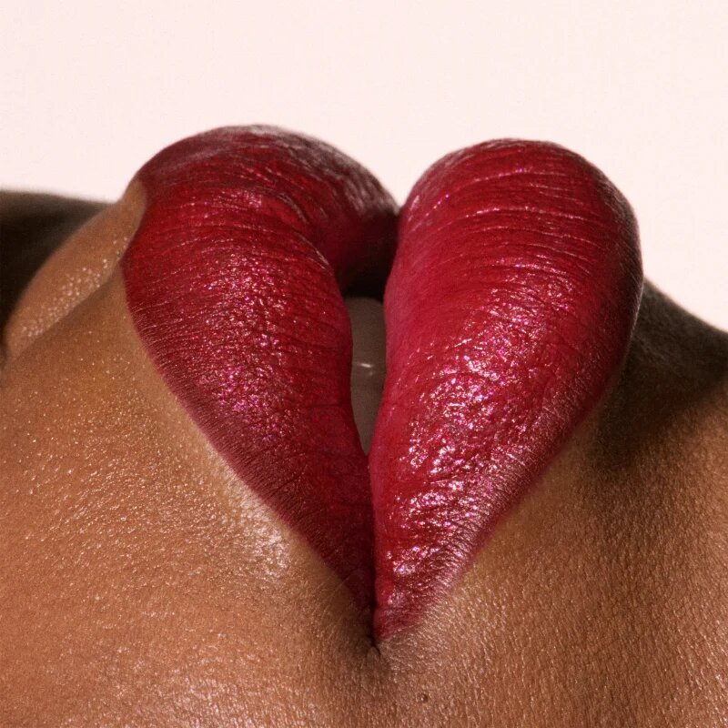 MAC Cosmetics Dazzlelips Crayon třpytivá rtěnka v tužce odstín Red Halo 1.5 g