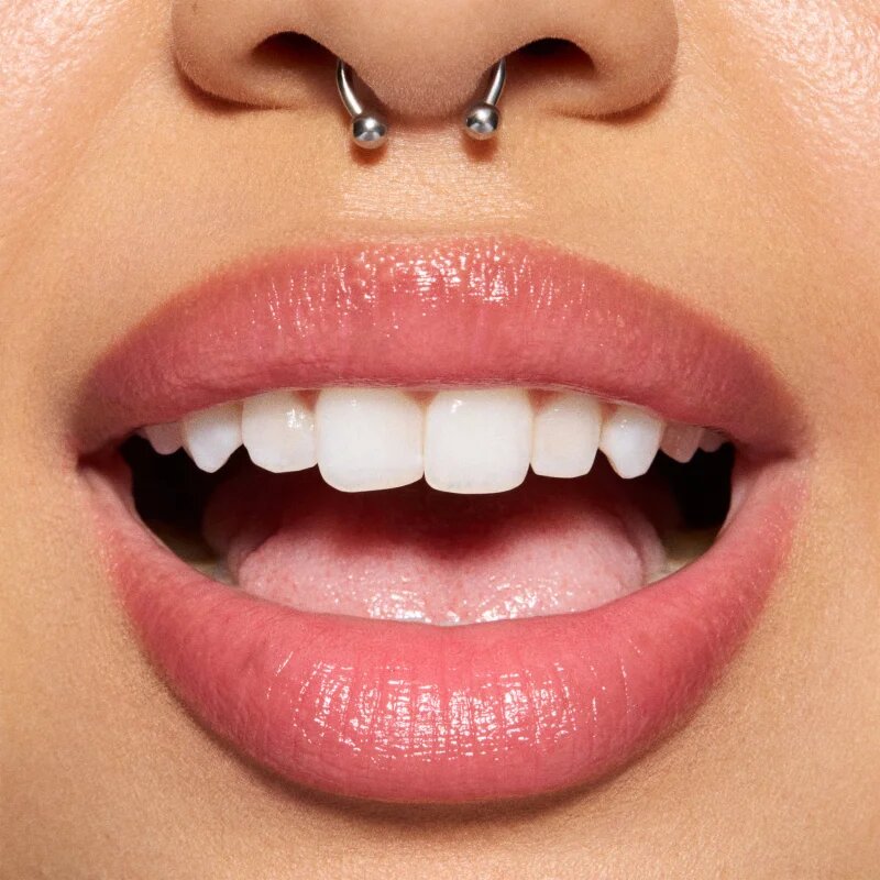 MAC Cosmetics Glow Play Lip Balm vyživující a hydratační balzám na rty odstín Smile 3.14 g