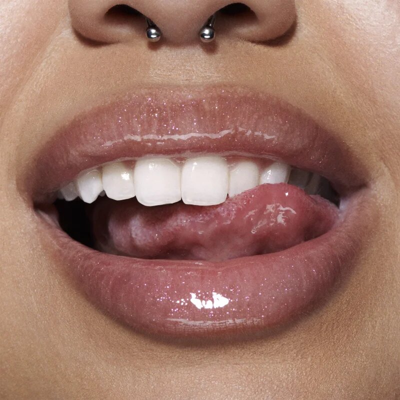 MAC Cosmetics Lipglass Air Mini hydratační lesk na rty odstín Frosting 2.6 ml