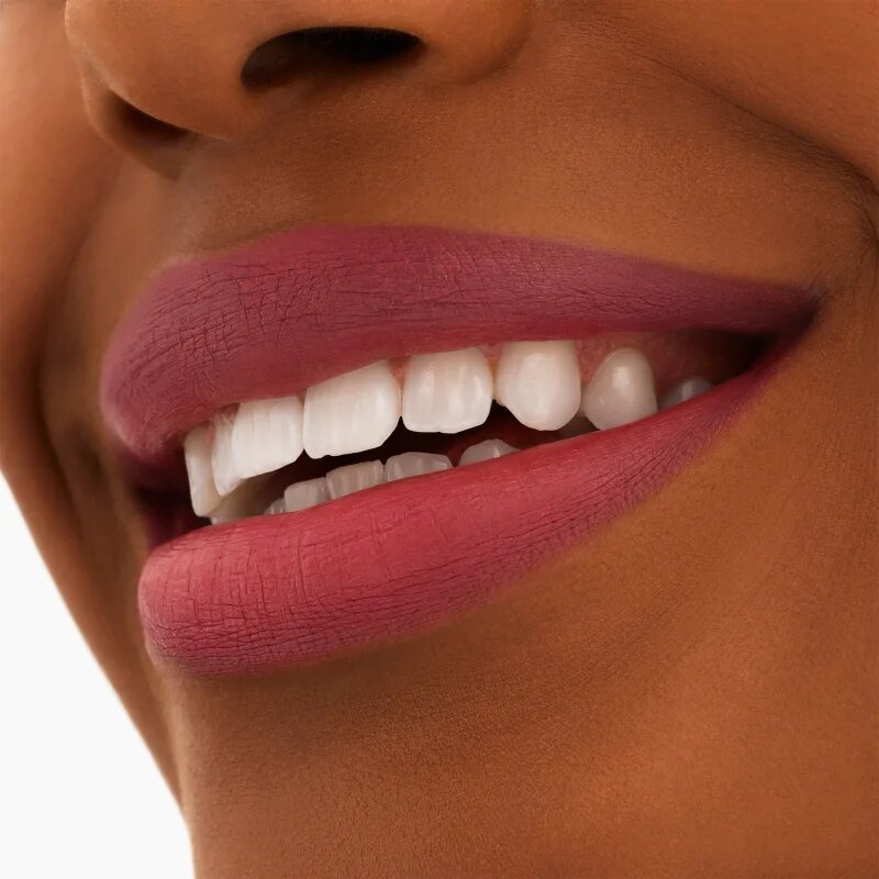 MAC Cosmetics Locked Kiss 24h Lipstick dlouhotrvající rtěnka s matným efektem odstín Connoisseur 18 g