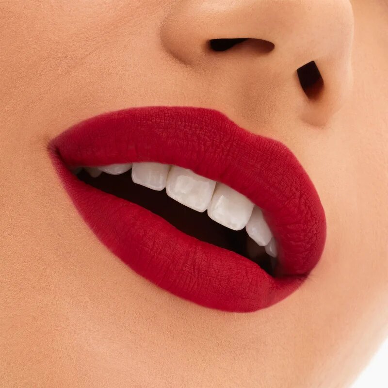 MAC Cosmetics Locked Kiss 24h Lipstick dlouhotrvající rtěnka s matným efektem odstín Ruby True 18 g