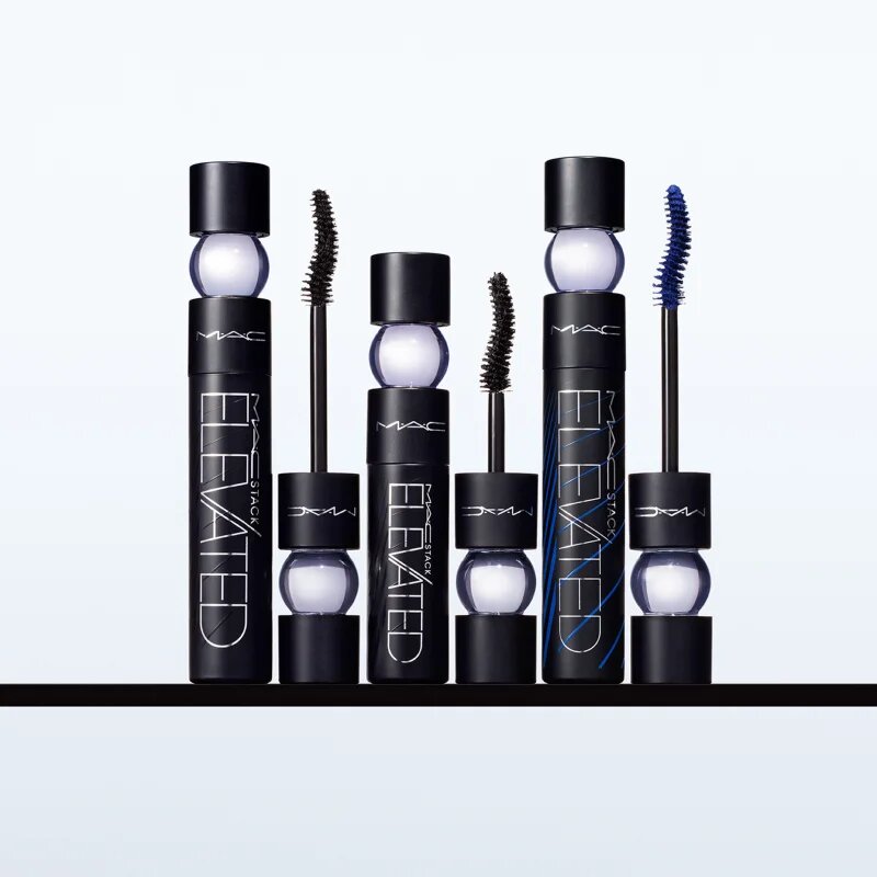 MAC Cosmetics MACStack Elevated Mascara dlouhotrvající řasenka pro objem a natočení řas odstín Denim Stack 12 ml