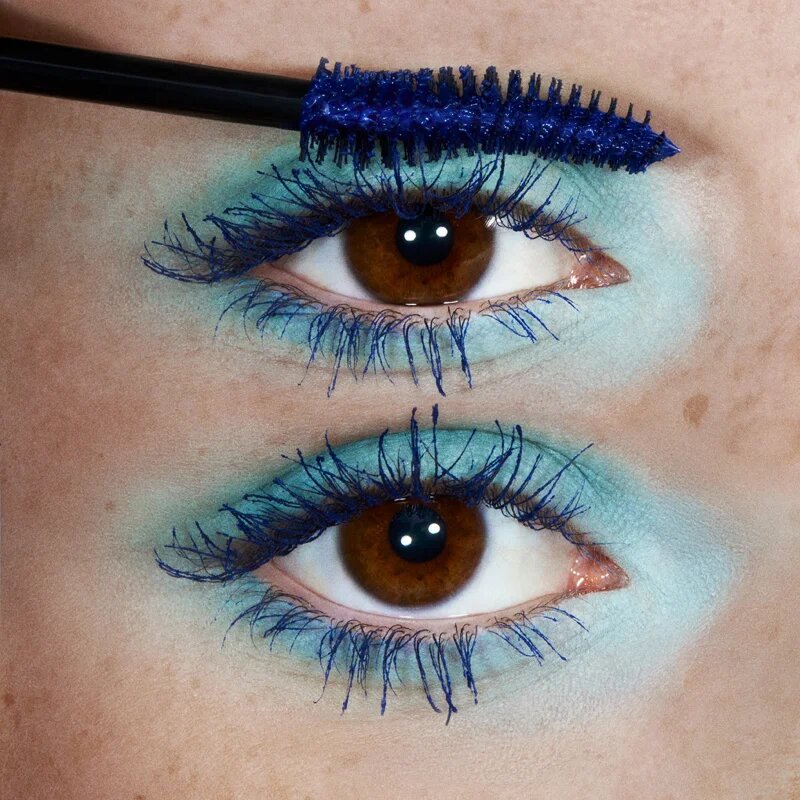 MAC Cosmetics MACStack Elevated Mascara dlouhotrvající řasenka pro objem a natočení řas odstín Denim Stack 12 ml