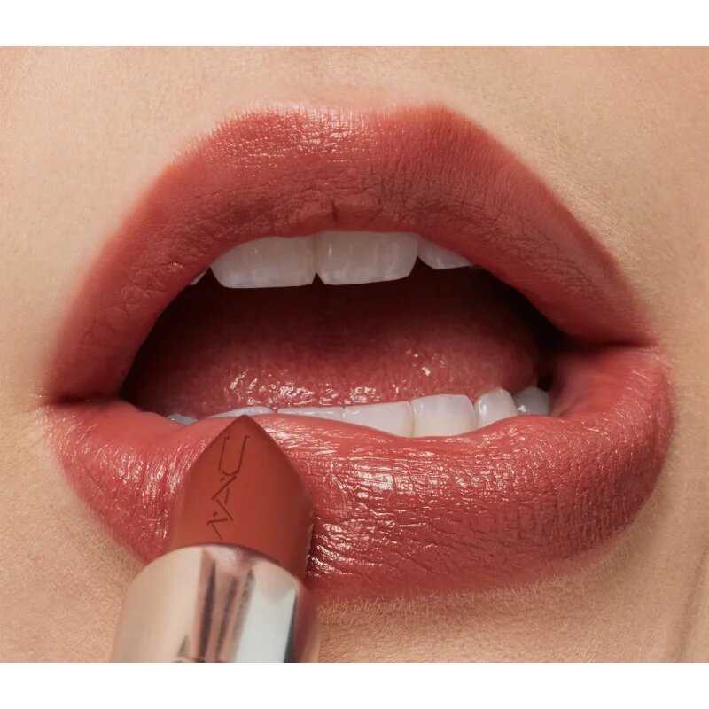 MAC Cosmetics MACximal Sleek Satin Lipstick Mini saténová rtěnka pro dokonalý vzhled odstín CREME IN YOUR COFFEE 1.5 g