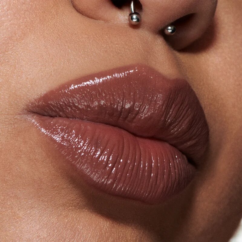MAC Cosmetics Nudes Lustreglass Lipstick lesklá rtěnka odstín Signature Move 3 g