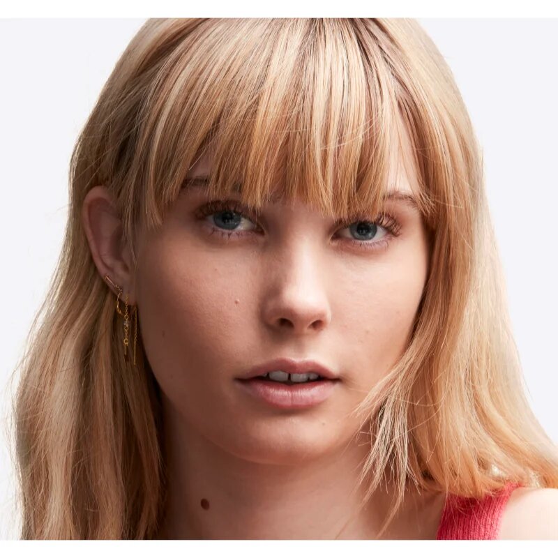 MAC Cosmetics Studio Radiance Face and Body Radiant Sheer Foundation lehký make-up na obličej a tělo odstín C1 50 ml