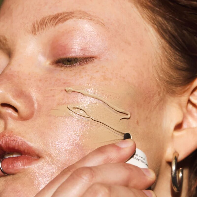 Mádara MÁDARA SPF30 Age-Defying ochranný tónovaný fluid na obličej 40 ml