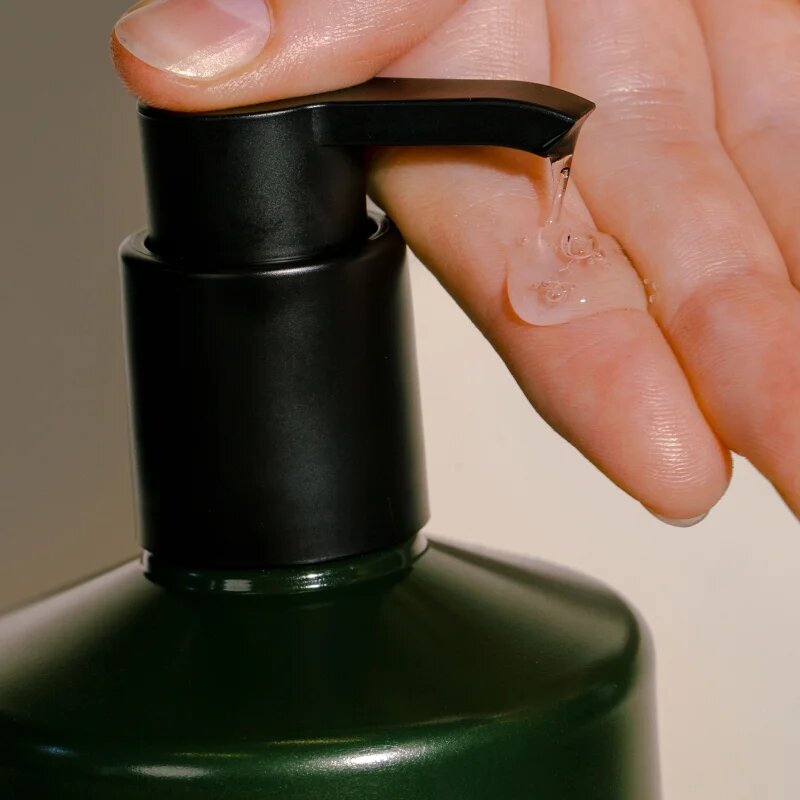 Mádara MÁDARA Wild Woods osvěžující sprchový gel na ruce a tělo 500 ml