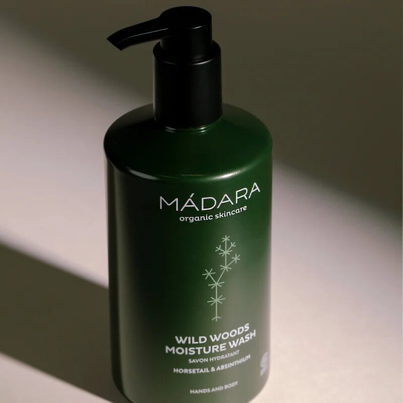 Mádara MÁDARA Wild Woods osvěžující sprchový gel na ruce a tělo 500 ml