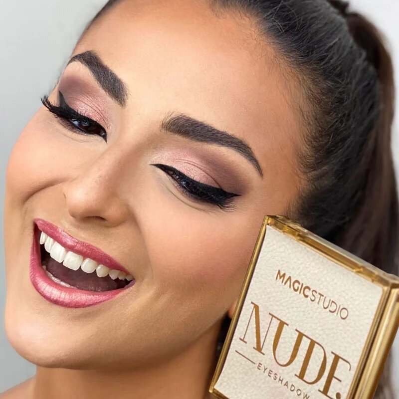 Magic studio Nude Eyeshadow paletka očních stínů 9x1 g