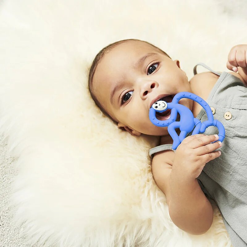 Matchstick Monkey Mini Monkey Teether kousátko s antimikrobiální přísadou Blue 1 ks