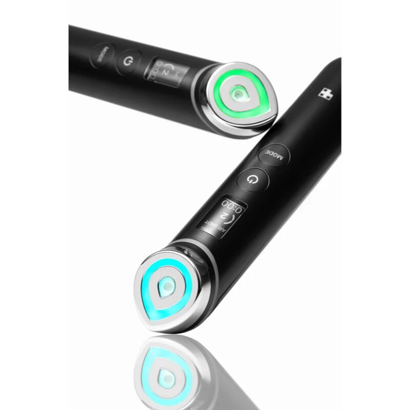 Medicube Age-R Booster Pro multifunkční přístroj pro regeneraci a výživu pleti barva Black 155 g
