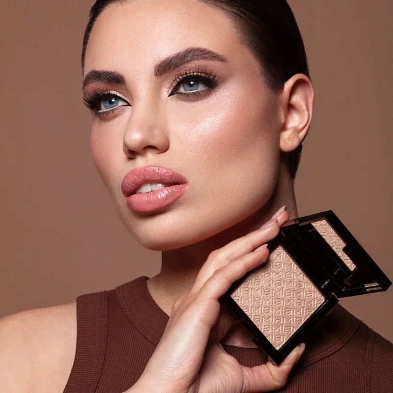 Mia Cosmetics Light Builder kompaktní pudrový rozjasňovač odstín 04 Zoom 9 g