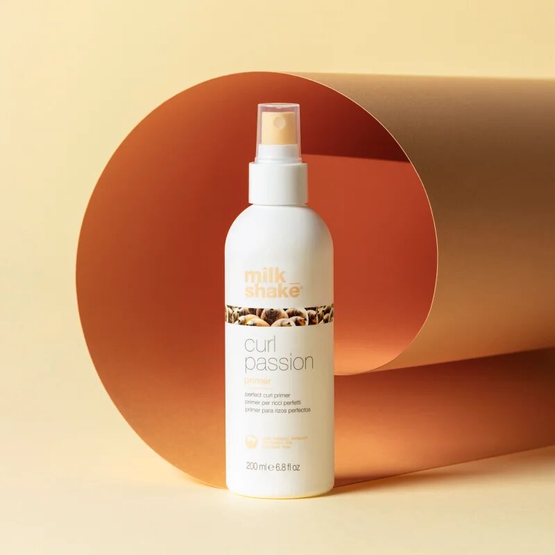 milk_shake® Curl Passion bezoplachová péče pro kudrnaté vlasy 200 ml