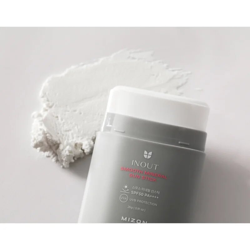 Mizon Inout Smooth Mineral Sun Stick minerální ochranný krém na obličej a citlivé partie v tyčince SPF 50+ 26 g