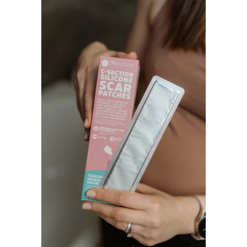 MomCare by Lina C-Section Silicone Scar Patches silikonové náplasti na jizvy po císařském řezu velikost L-XL 5 x 20 cm 3 ks