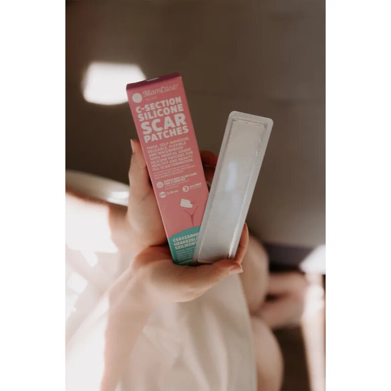 MomCare by Lina C-Section Silicone Scar Patches silikonové náplasti na jizvy po císařském řezu velikost L-XL 5 x 20 cm 3 ks