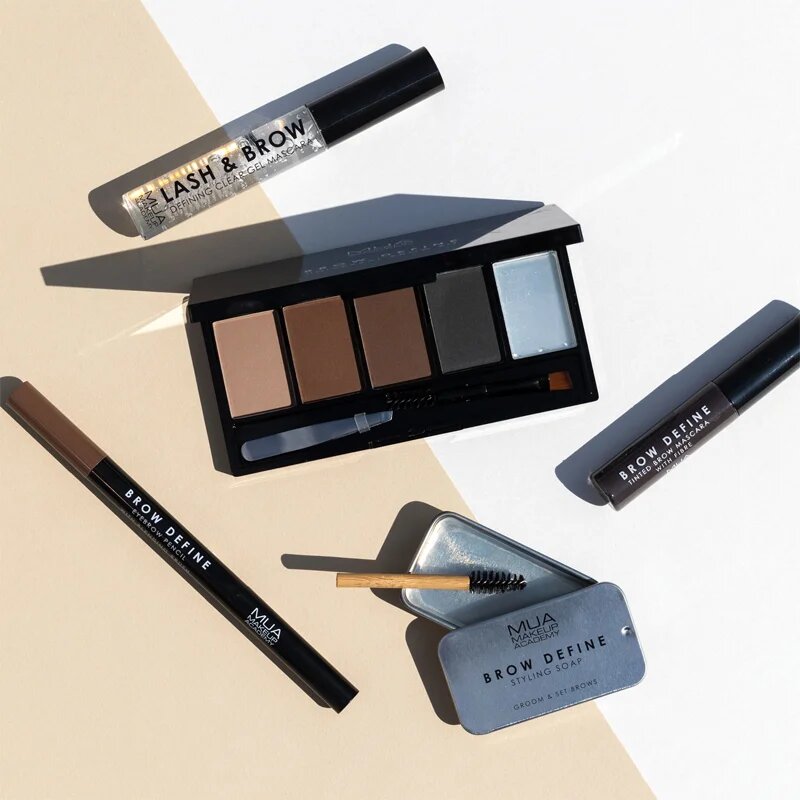 MUA Makeup Academy Brow Define precizní tužka na obočí s kartáčkem odstín Light Brown 0.05 g
