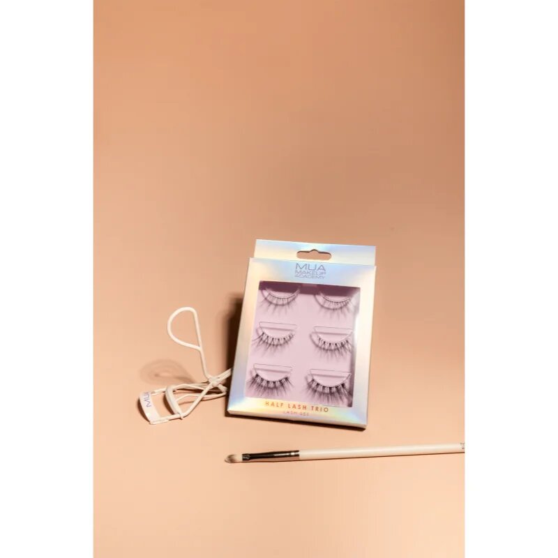 MUA Makeup Academy Brushes Angled Brow & Liner štětec na obočí a oční linky 1 ks