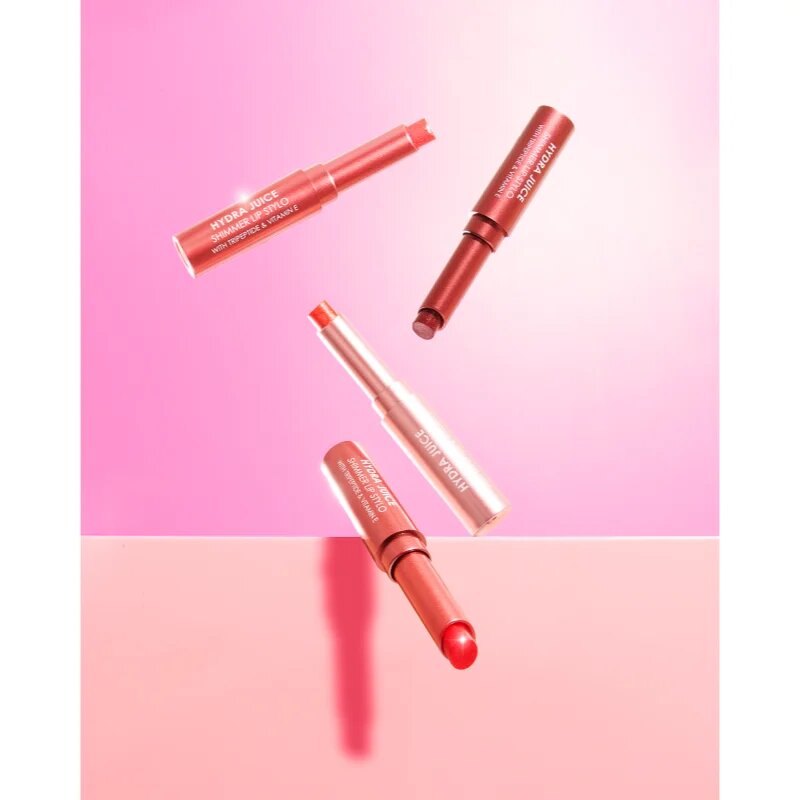 MUA Makeup Academy Hydra Juice Peptide Shimmer Lip Stylo třpytivá rtěnka s vyživujícím účinkem odstín Raspberry Jam 1.5 g