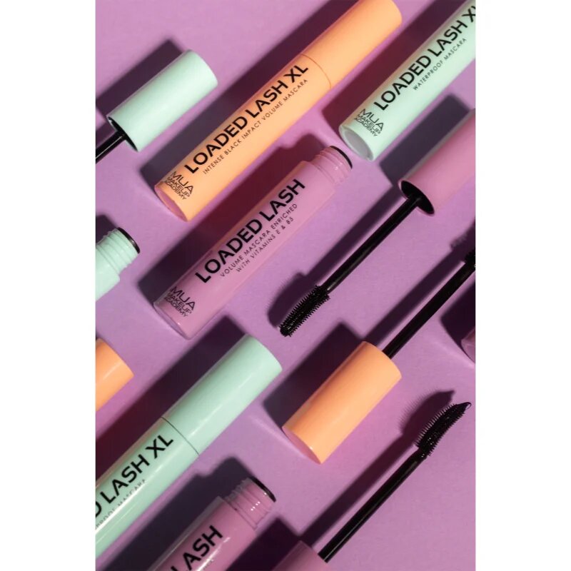 MUA Makeup Academy Loaded Lash XL voděodolná řasenka pro prodloužení natočení a objem odstín Black 8 g