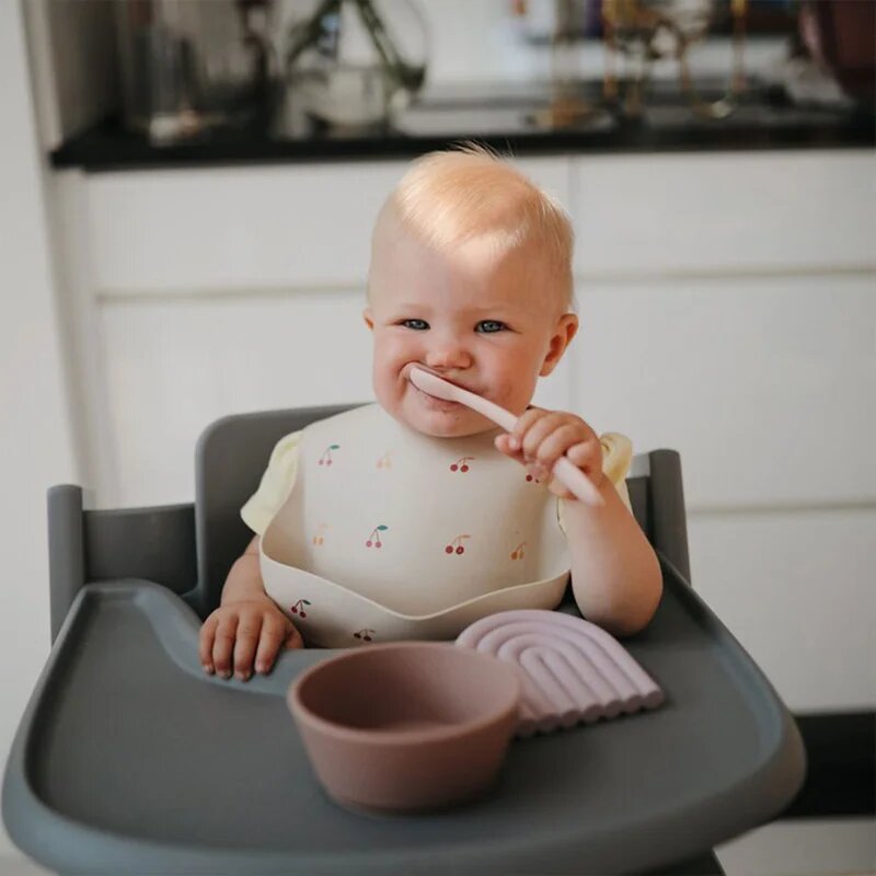 Mushie Silicone Feeding Spoons lžička Powder Blue 2 ks