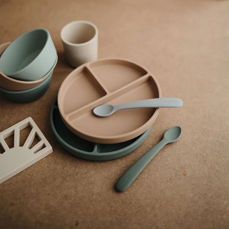 Mushie Silicone Feeding Spoons lžička Powder Blue 2 ks