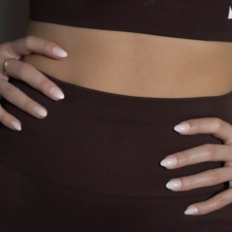 Nails Inc. #NailingLife Press-On Nails umělé nehty odstín So Selena Nude Ombré Effect 33 ks