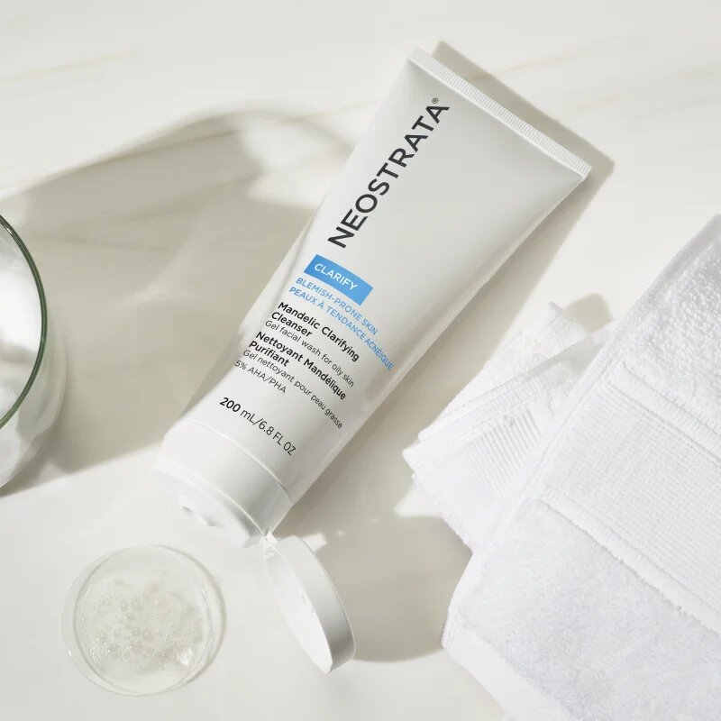 NeoStrata Clarify Mandelic Clarifying Cleanser čisticí gel pro mastnou pleť 200 ml