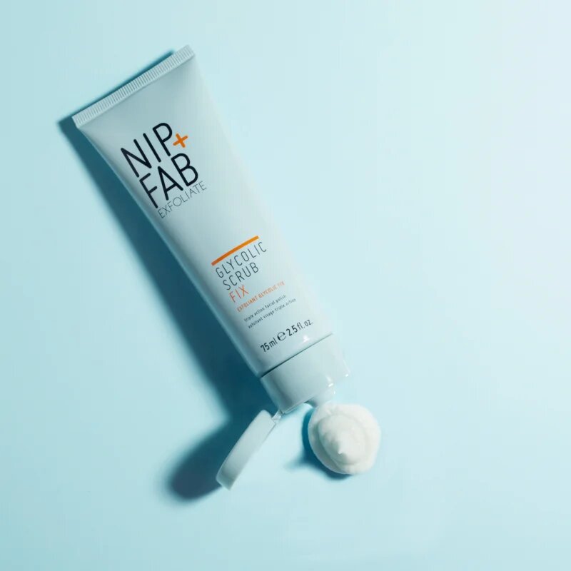 NIP+FAB Glycolic Fix Scrub peeling na obličej 75 ml