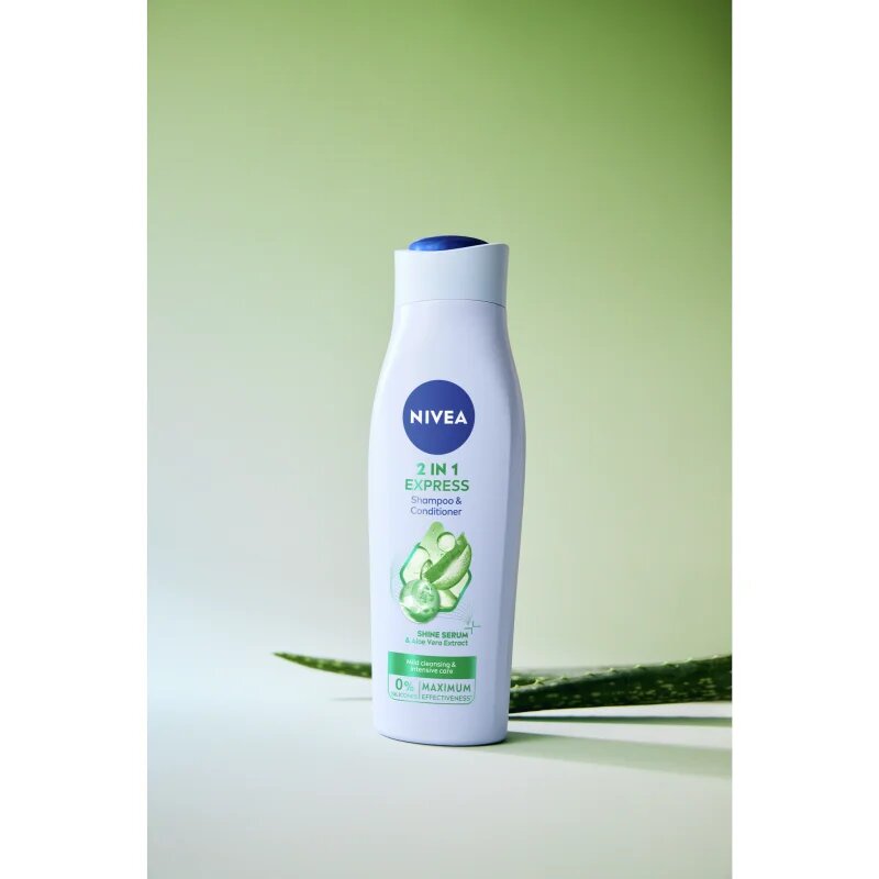 Nivea 2in1 Care Express Protect & Moisture pečující šampon s kondicionérem 2 v 1 250 ml