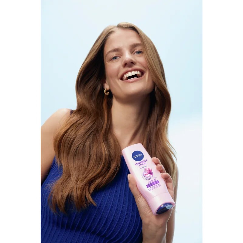 Nivea Hairmilk Natural Shine pečující kondicionér 200 ml