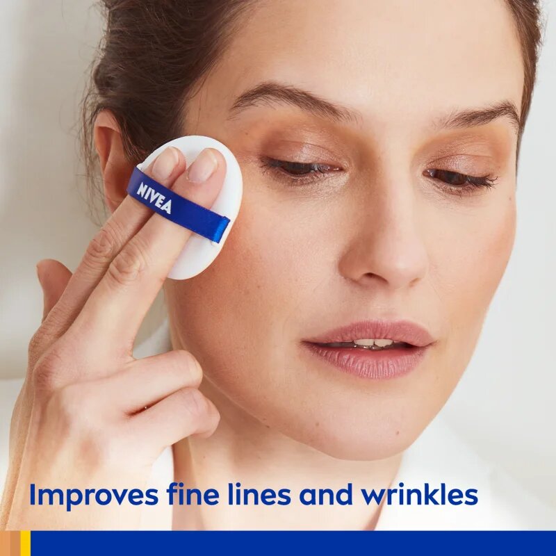Nivea Hyaluron Cellular Filler Cushion make-up v houbičce 3 v 1 odstín 02 Medium 15 g