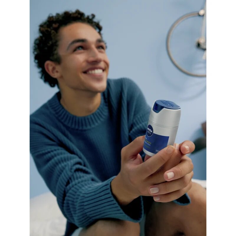 Nivea MEN Hyaluron Pro-Retinol krém proti vráskám výhodné balení pro muže