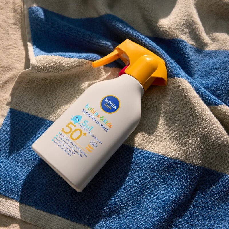 Nivea SUN Babies & Kids dětský sprej na opalování pro citlivou pokožku SPF 50+ 250 ml