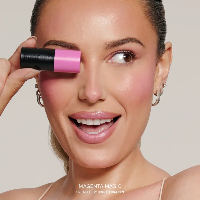 Nudestix Nudies Matte + Glow Core multifunkční líčidlo pro oči rty a tvář odstín Magenta Magic 6 g