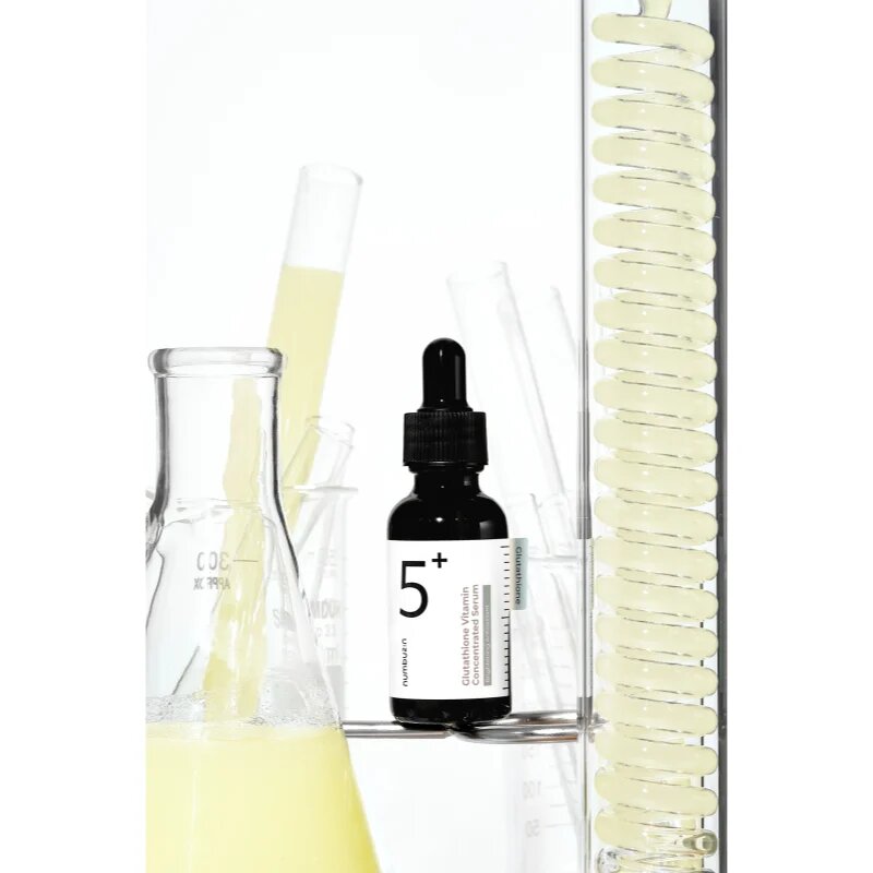 Numbuzin No. 5 Glutathione Vitamin Concentrated Serum koncentrované pleťové sérum pro pleť s hyperpigmentací 30 ml