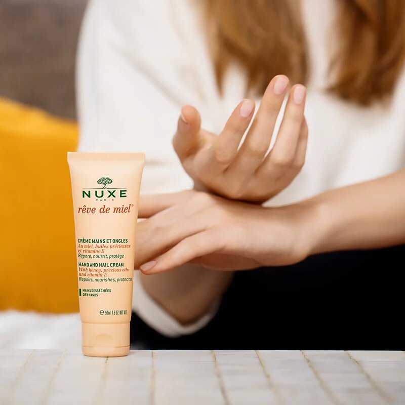 Nuxe Rêve de Miel Hand and Nail Cream krém na ruce a nehty pro suchou pokožku 50 ml