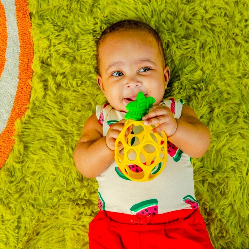 Oball Teether My Own™ kousátko Pineapple 1 ks
