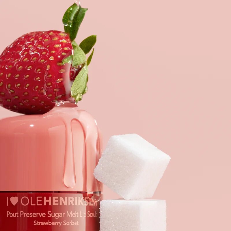 OLEHENRIKSEN Pout Preserve Sugar Melt Exfoliating Lip Scrub cukrový peeling na rty odstín Strawberry Sorbet 8 g