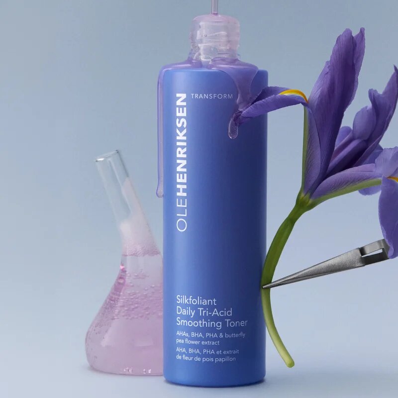 OLEHENRIKSEN Transform Silkfoliant Daily Tri-Acid Smoothing Toner with Mandelic Acid jemné exfoliační tonikum pro každodenní použití 120 ml
