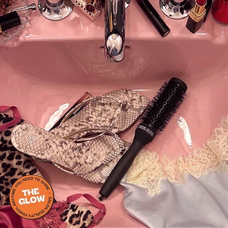 Olivia Garden Club The Glow Blowout Ceramic Round Brush Black kulatý kartáč na vlasy S 1 ks
